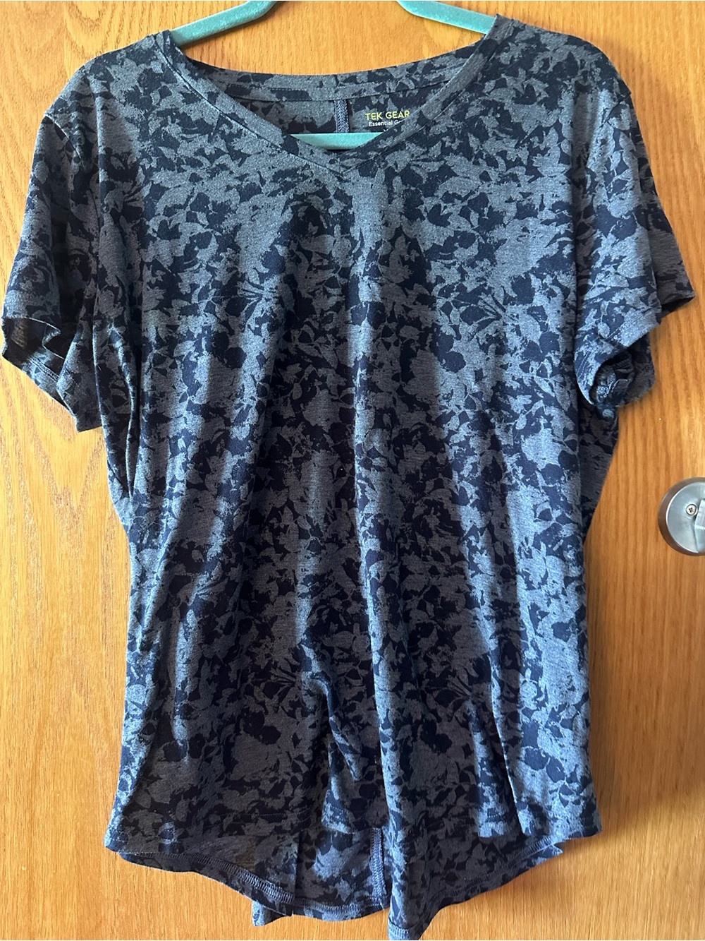 Tek Gear Navy Floral Short Sleeve Tee